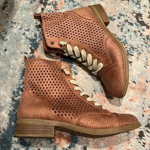 Report Hagen brown ankle lace-up zip ankle boots